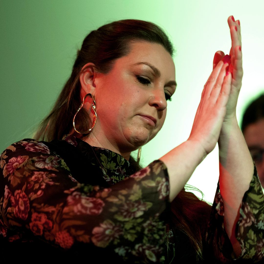 Niña Pastori, tras el grave incidente con una acosadora en su último concierto: "Una fan que te quiere no te hace eso"
