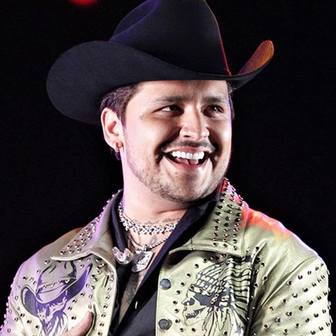 Deja atrás el pasado, Christian Nodal cubre el tatuaje de los ojos de Belinda