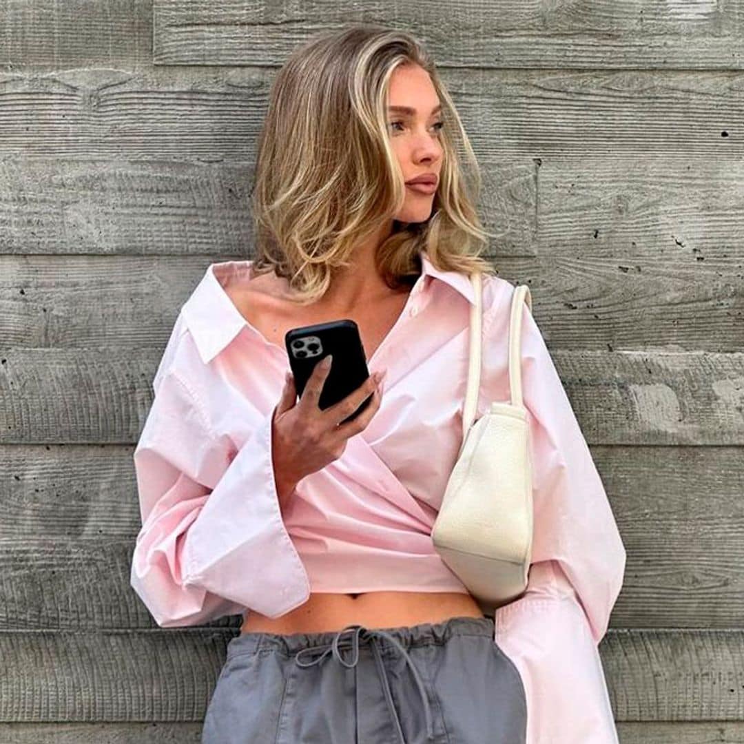 3 trucos virales que transforman tus camisas y camisetas básicas en tops de supertendencia