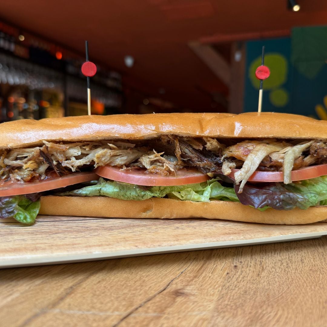Tamaño XXL y con lechón asado: el auténtico bocata cubano ya ha llegado a Madrid