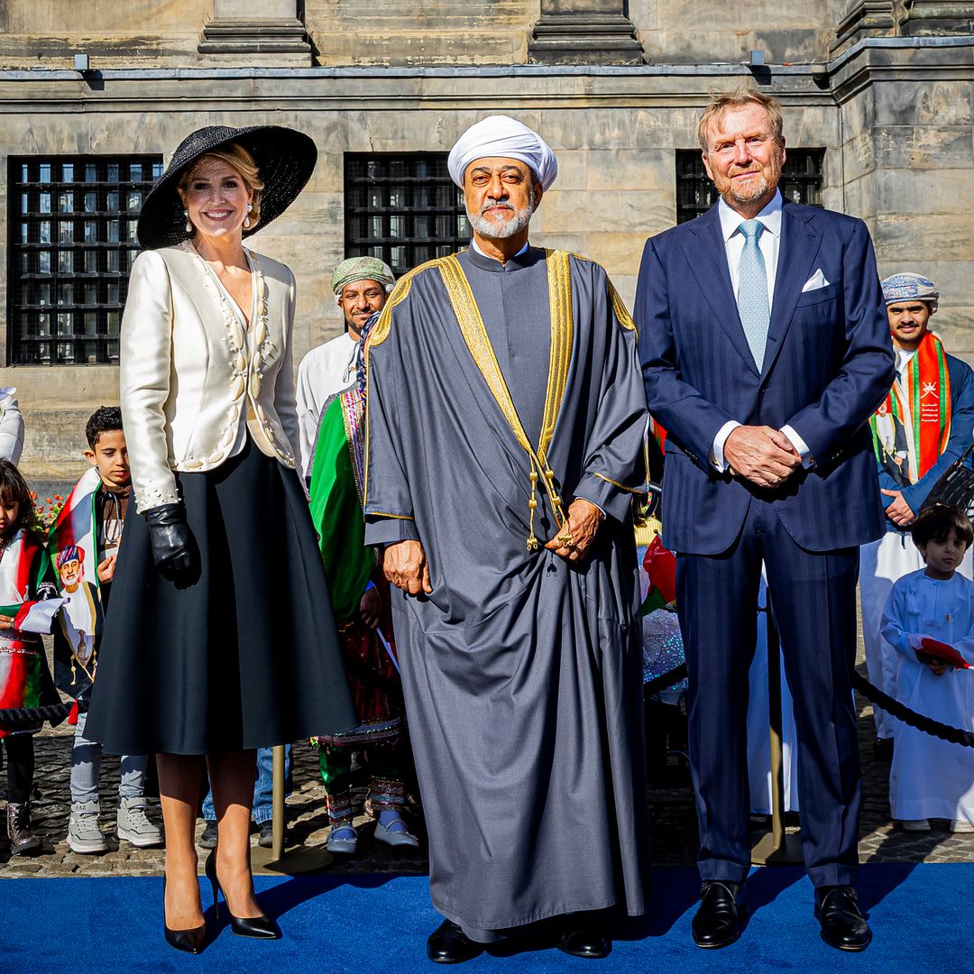 La reina Máxima y el rey Willem-Alexander de Países Bajos junto al Sultán Haitham bin Tarik de Brunéi