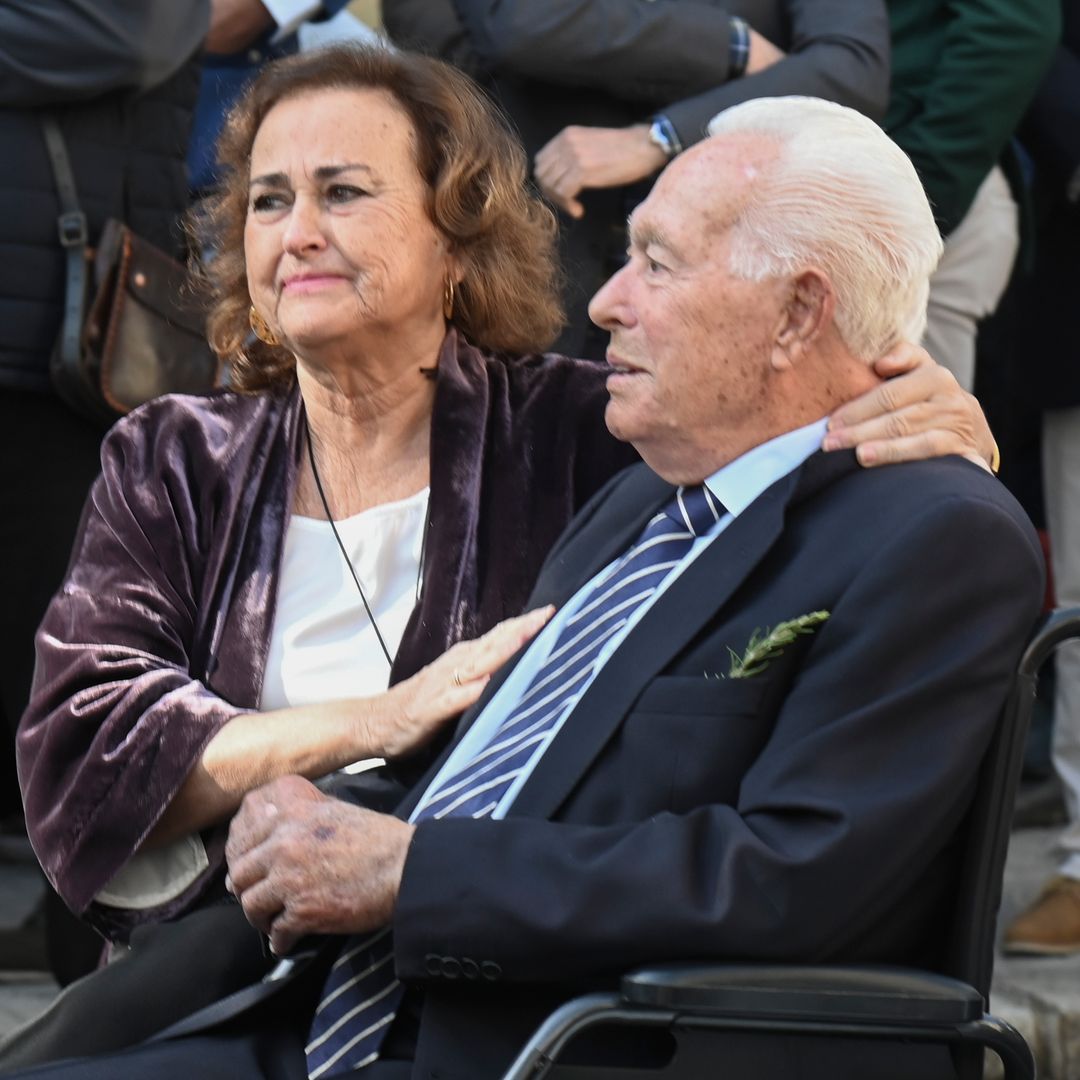 Preocupación por Curro Romero, ingresado a sus 92 años por una neumonía
