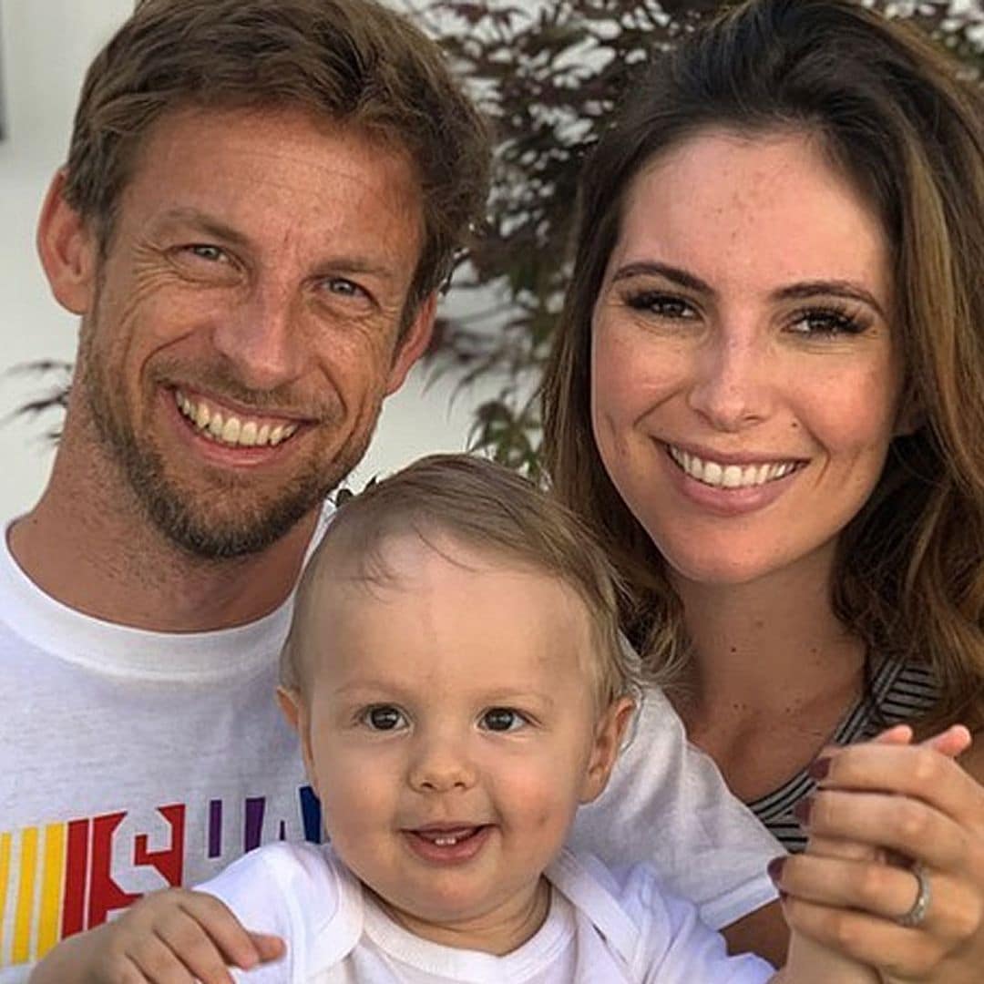 Jenson Button presume de hijo, un pequeño 'influencer' que se parece mucho a él