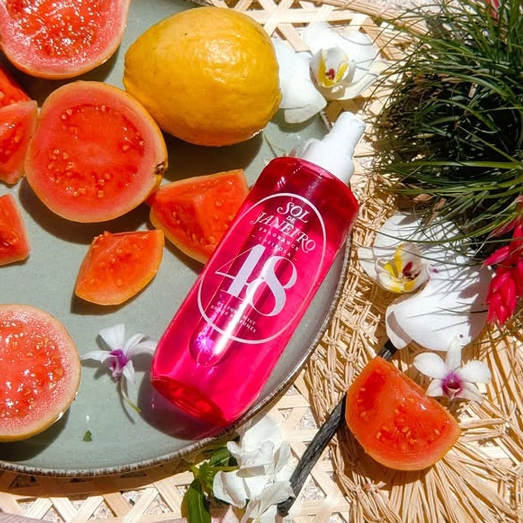 Los ‘body mists’: el perfume ligero y nutritivo para la piel o el pelo que arrasa en verano