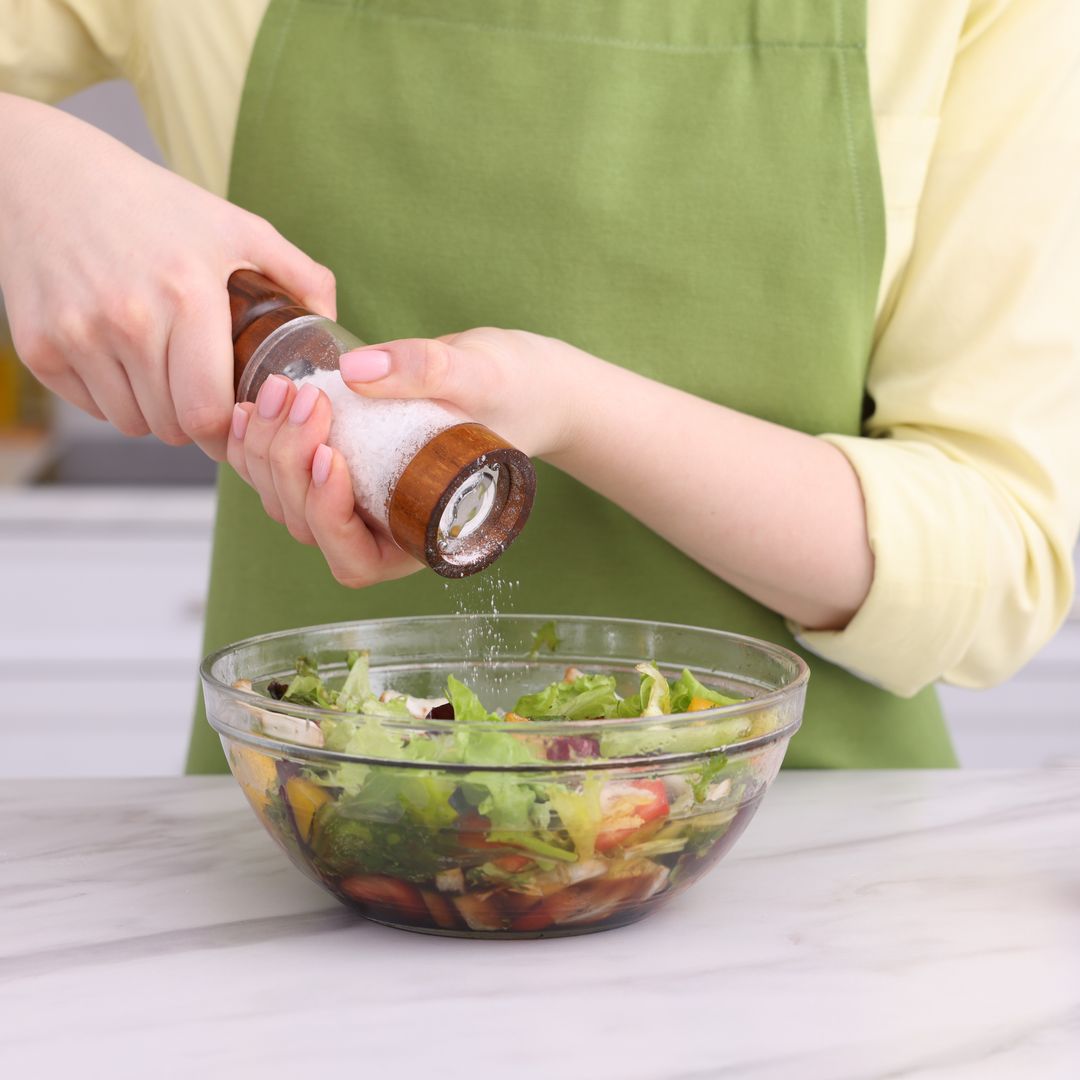 Cómo y cuándo echar la sal en tus recetas: los trucos definitivos que mejoran cualquier plato