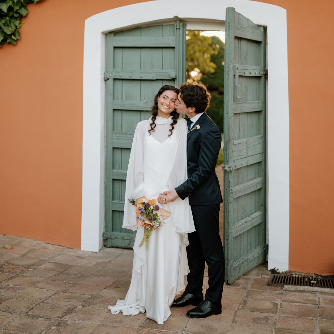 La novia que se inspiró en Kate Moss y diseñó ella misma toda la decoración de su boda: "Queríamos que se sintieran como en una villa italiana"