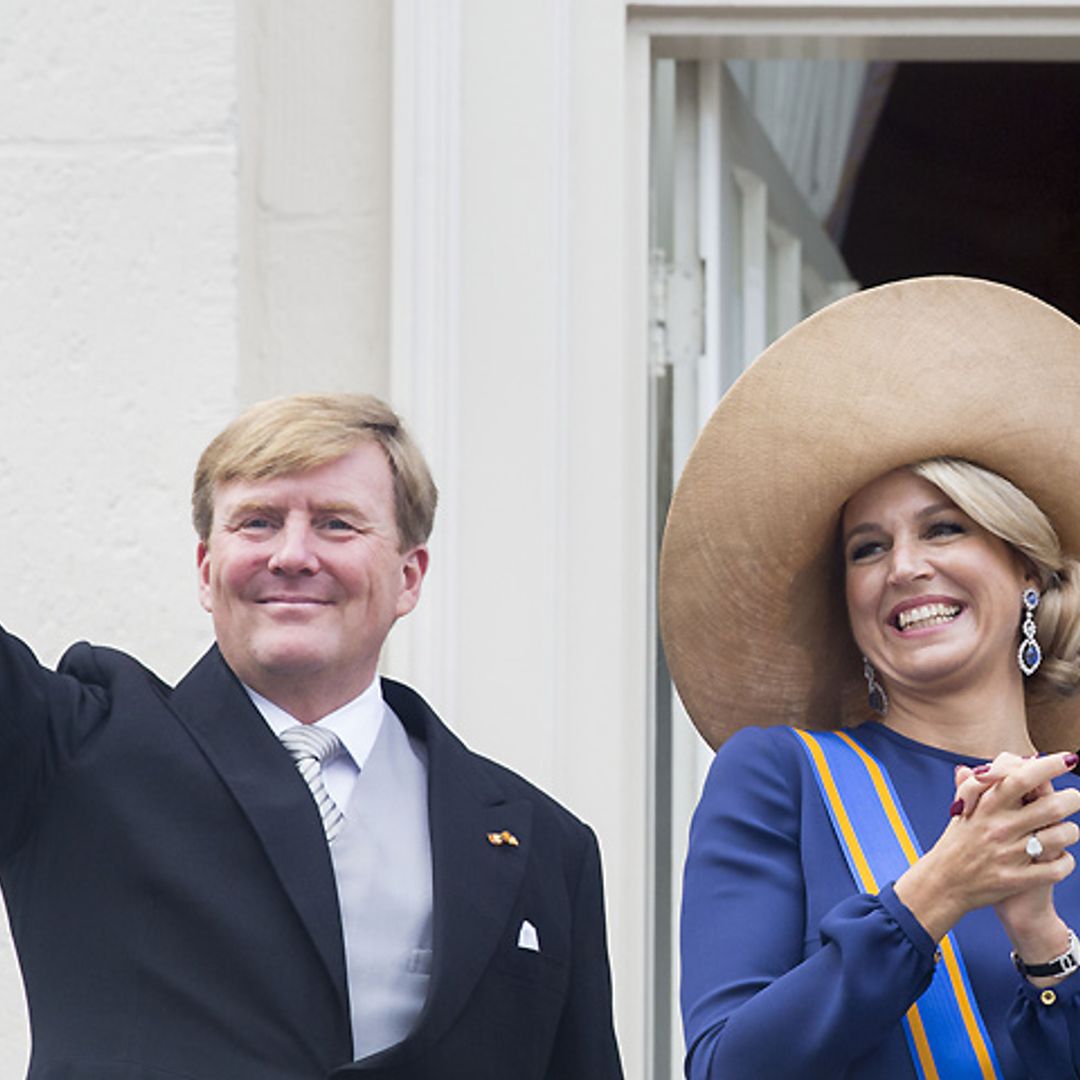 La reina Máxima sustituye el paraguas por la pamela en la apertura del Parlamento holandés