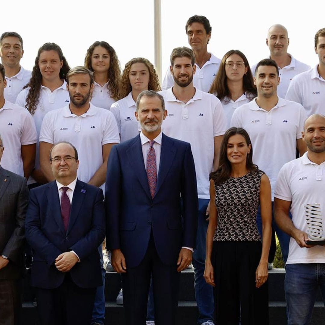 Los Reyes felicitan personalmente a las flamantes selecciones de waterpolo por sus recientes triunfos