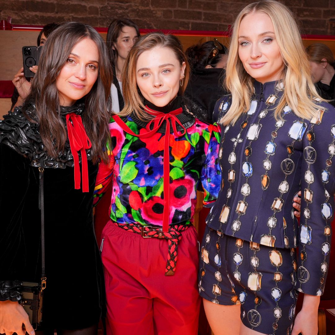 Reunión de estrellas en Aviñón: Sophie Turner, Alicia Vikander y todas las invitadas al desfile Crucero de Louis Vuitton