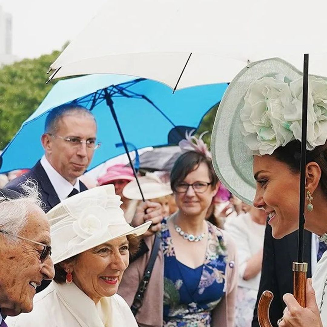 Los duques de Cambridge disfrutan de una fiesta bajo la lluvia con un entrañable reencuentro