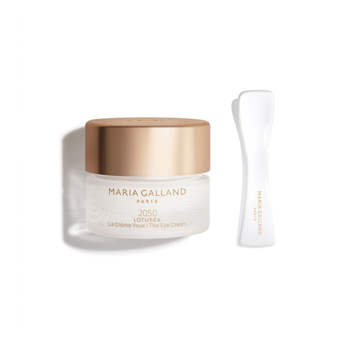 2050 LOTUSÉA The Eye Cream, de Maria Galland (175 euros). Cuidado efectivo para arrugas, ojeras y bolsas impulsado por Eye Beautifyer Complex, Instant Lifting Algae, un dúo de péptidos específicos, flor de loto, ginseng, cafeína, agua de raíz de loto y extracto de perla de agua dulce.
