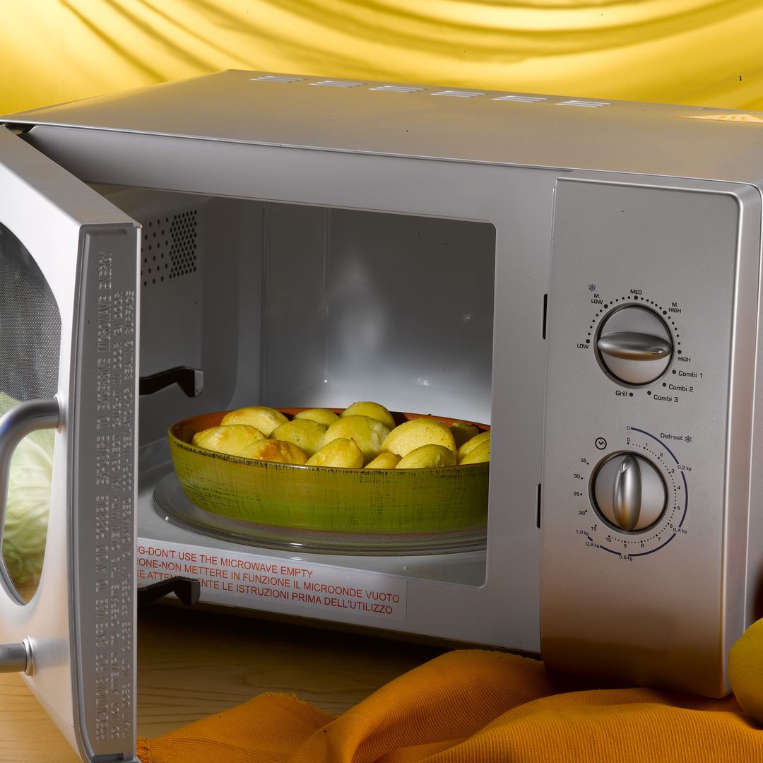 Cómo hacer patatas cocidas en el microondas: deliciosas y en solo 10 minutos