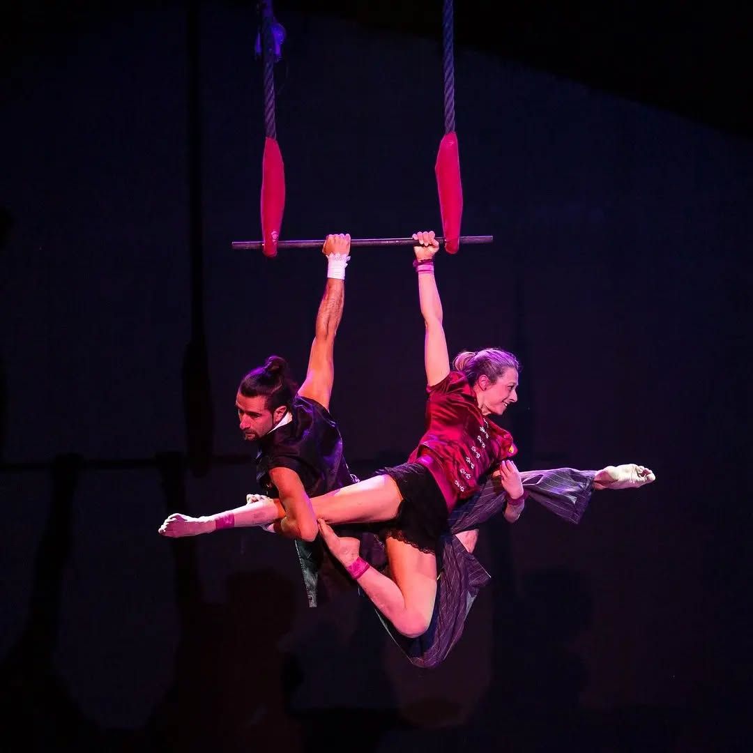 Duo enredos en trapecios 