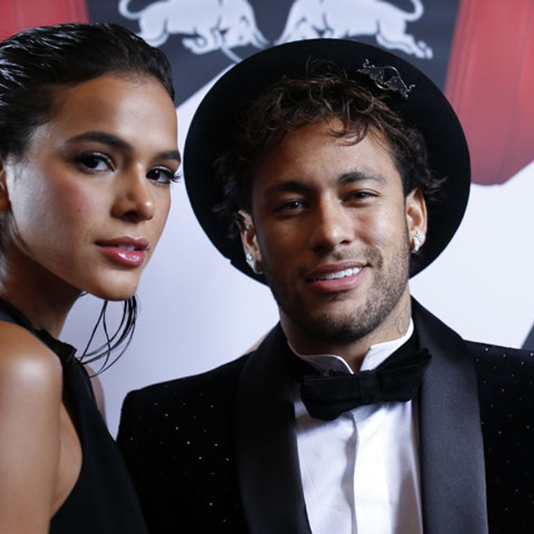 Música en directo, 'dresscode' y póker: Así han sido las multitudinarias (y divertidas) fiestas de Neymar