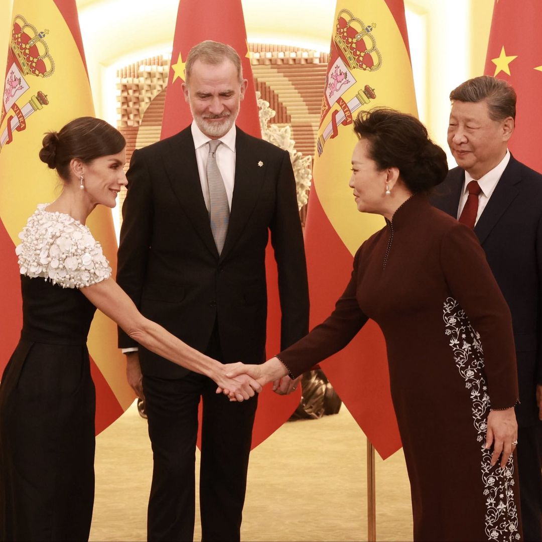 Lo que no has visto de la cena de gala de los reyes Felipe y Letizia en China: pato laqueado, hojaldre de Magnolia y pasodobles