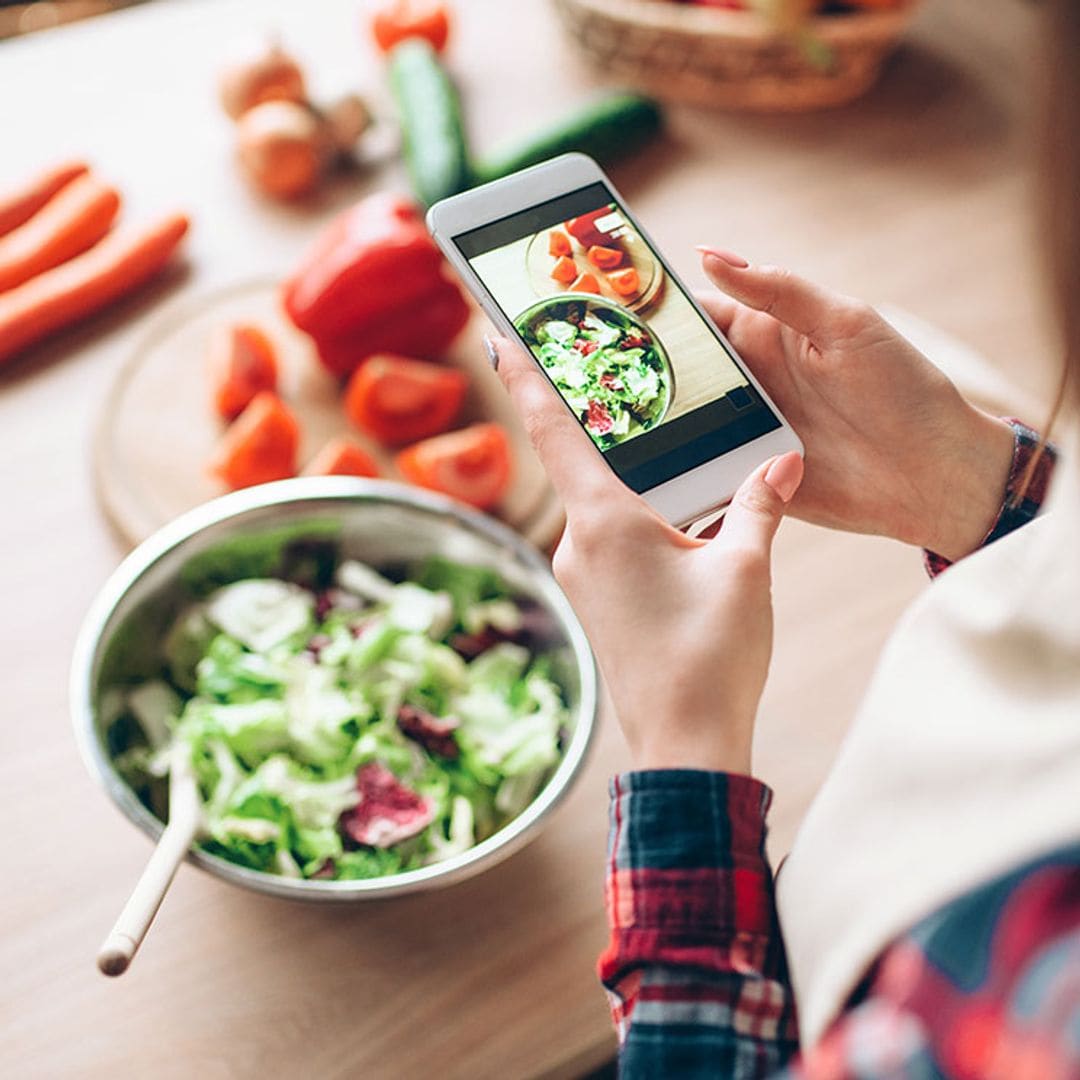6 alimentos para picar entre horas y evitar la sensación de hinchazón