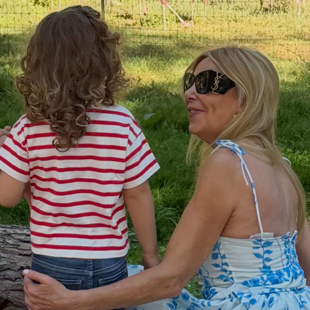El divertidísimo momento de Ana Obregón y la pequeña Anita durante un safari: "Pues no tenía cuernos, ¡era un avestruz!"