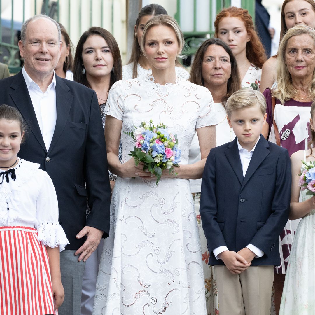 Charlene de Mónaco recupera el encaje de las reinas europeas en el tradicional picnic anual