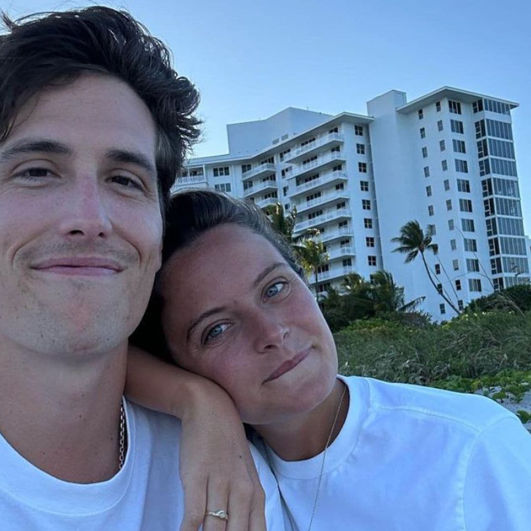 Nacho, el hijo pequeño de Emilio Aragón, se ha prometido con su novia, la influencer Bea Gimeno