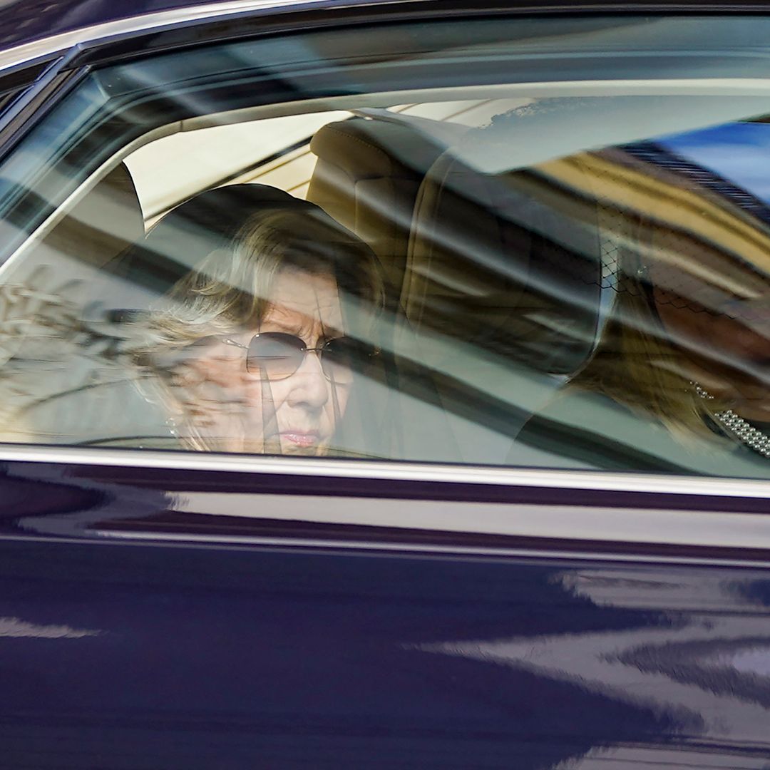 La tristeza de la reina Sonia al despedir al rey Harald: sus lágrimas en el cortejo funebre y el consuelo de la reina Mette-Marit