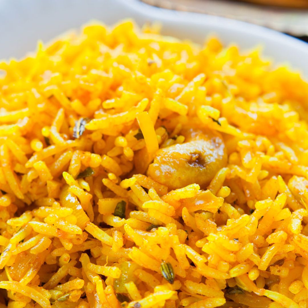 Arroz a la cúrcuma con limón, cominos y almendras