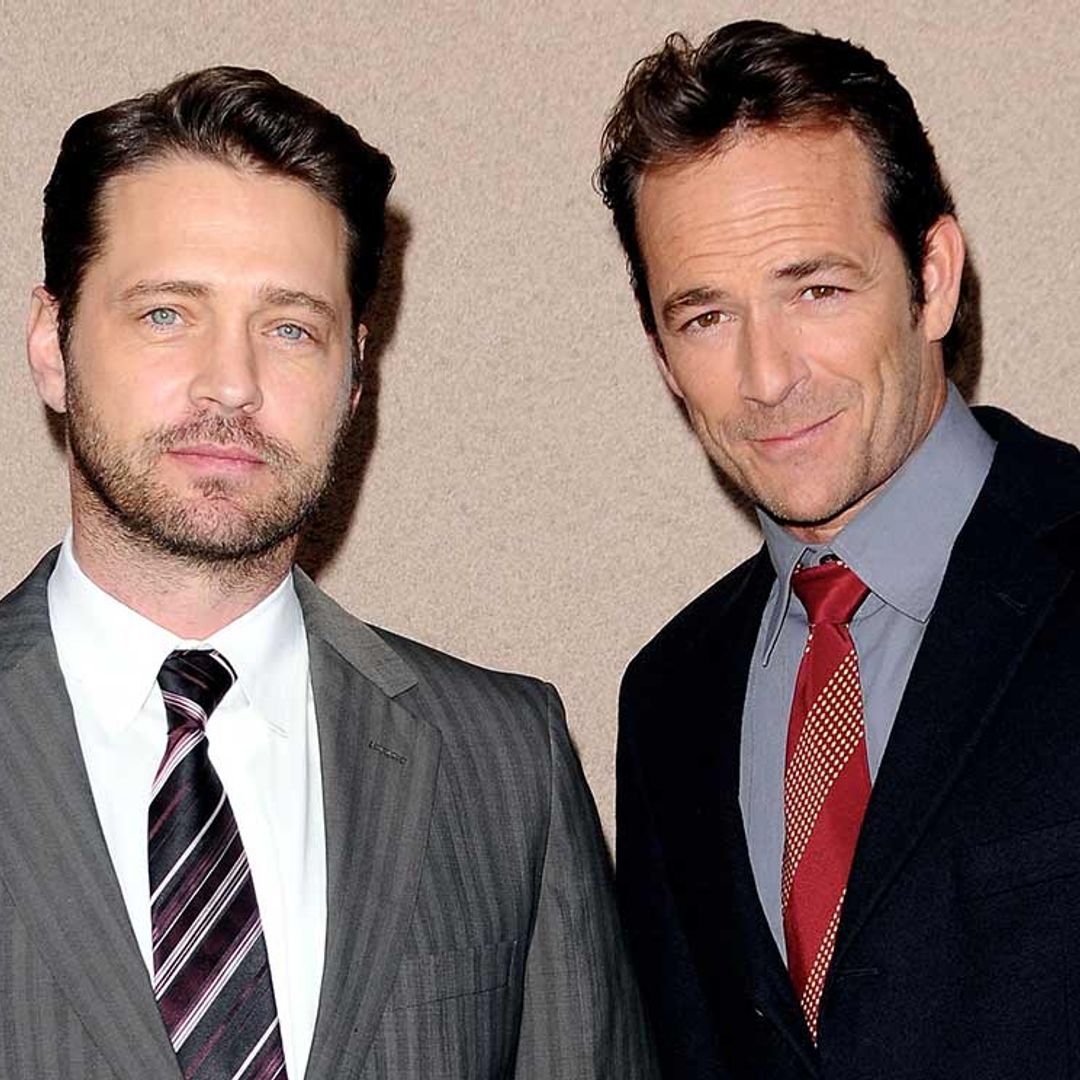 Jason Priestley, roto ante la muerte de Luke Perry: 'Era una luz increíblemente brillante'