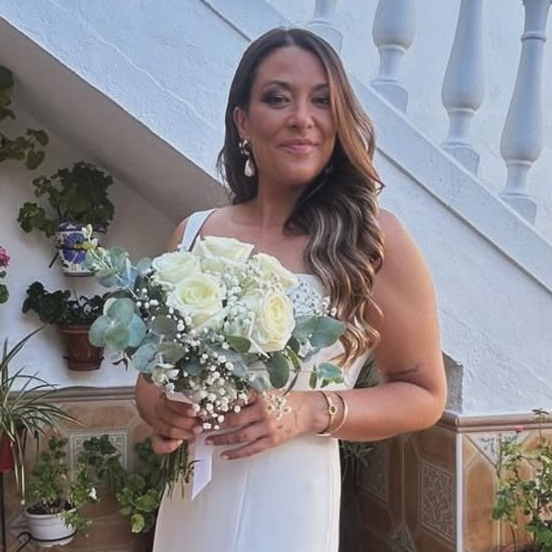 Sara Bravo, presentadora de 'Conexión Extremadura', se ha casado en Badajoz: así ha sido su íntima boda rodeada de compañeros de televisión