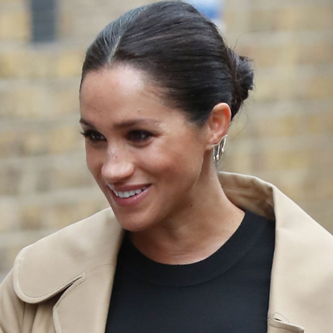 Meghan Markle 'hace los deberes' y visita una de sus recién estrenadas fundaciones