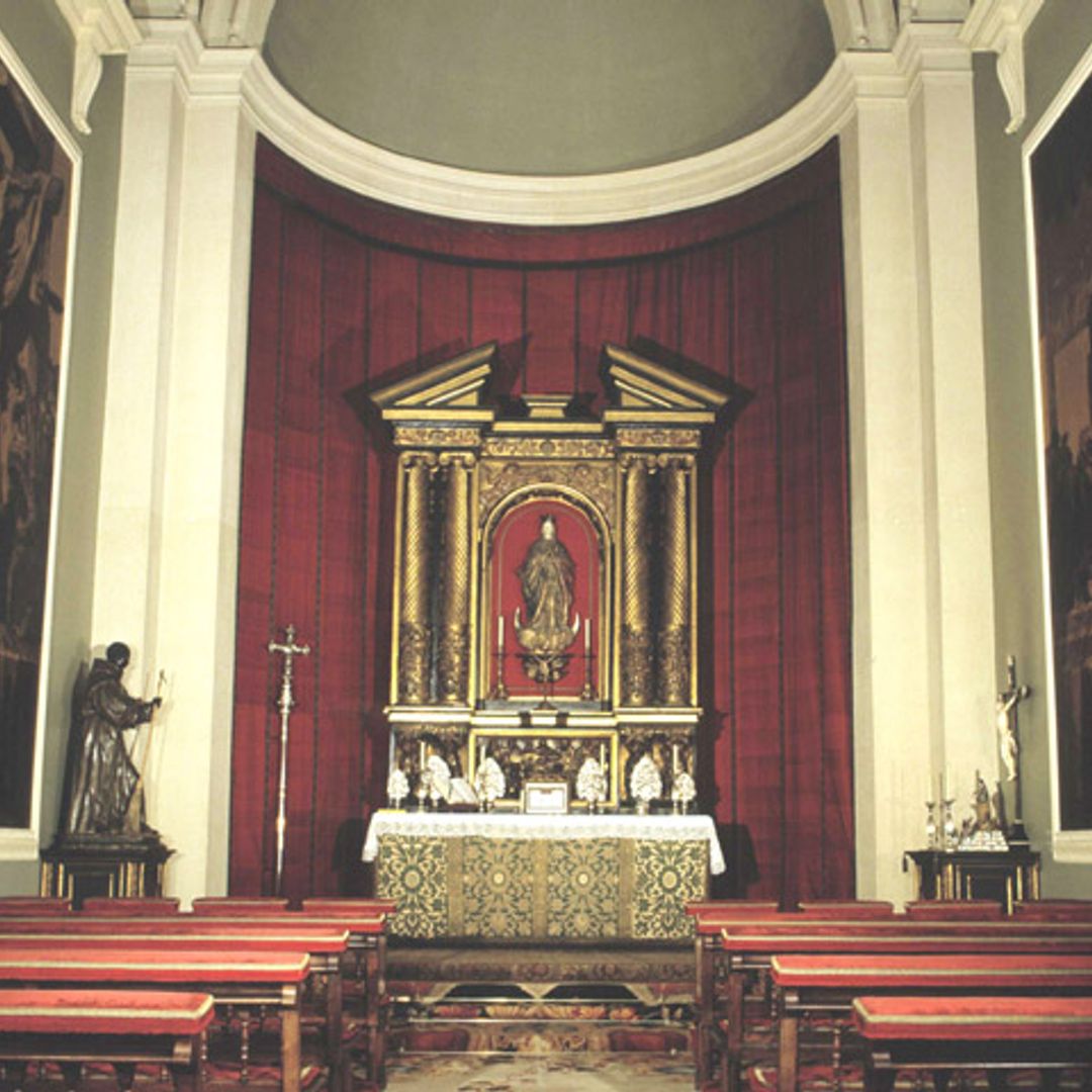 Así es la capilla, escenario de los grandes enlaces de la familia, que acogerá el 'sí, quiero'