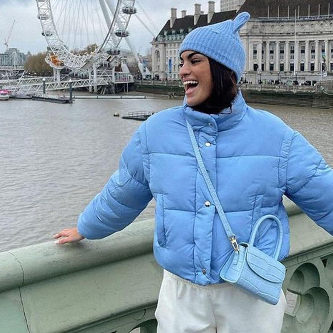 Y el accesorio que no pararás de ver este invierno es ¡un gorrito con orejas!