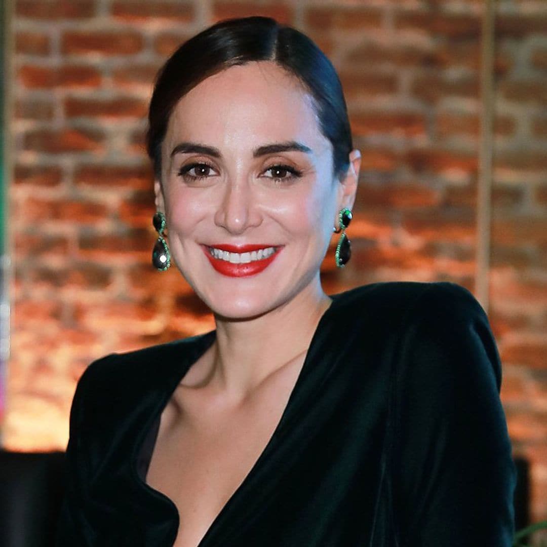 Tamara Falcó lleva flores a su padre en el primer aniversario de su muerte