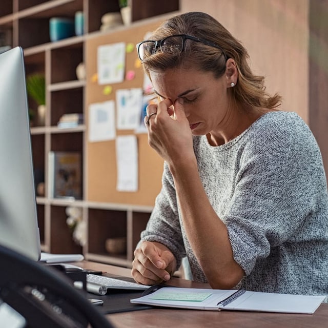 mujer trabajo desmotivada