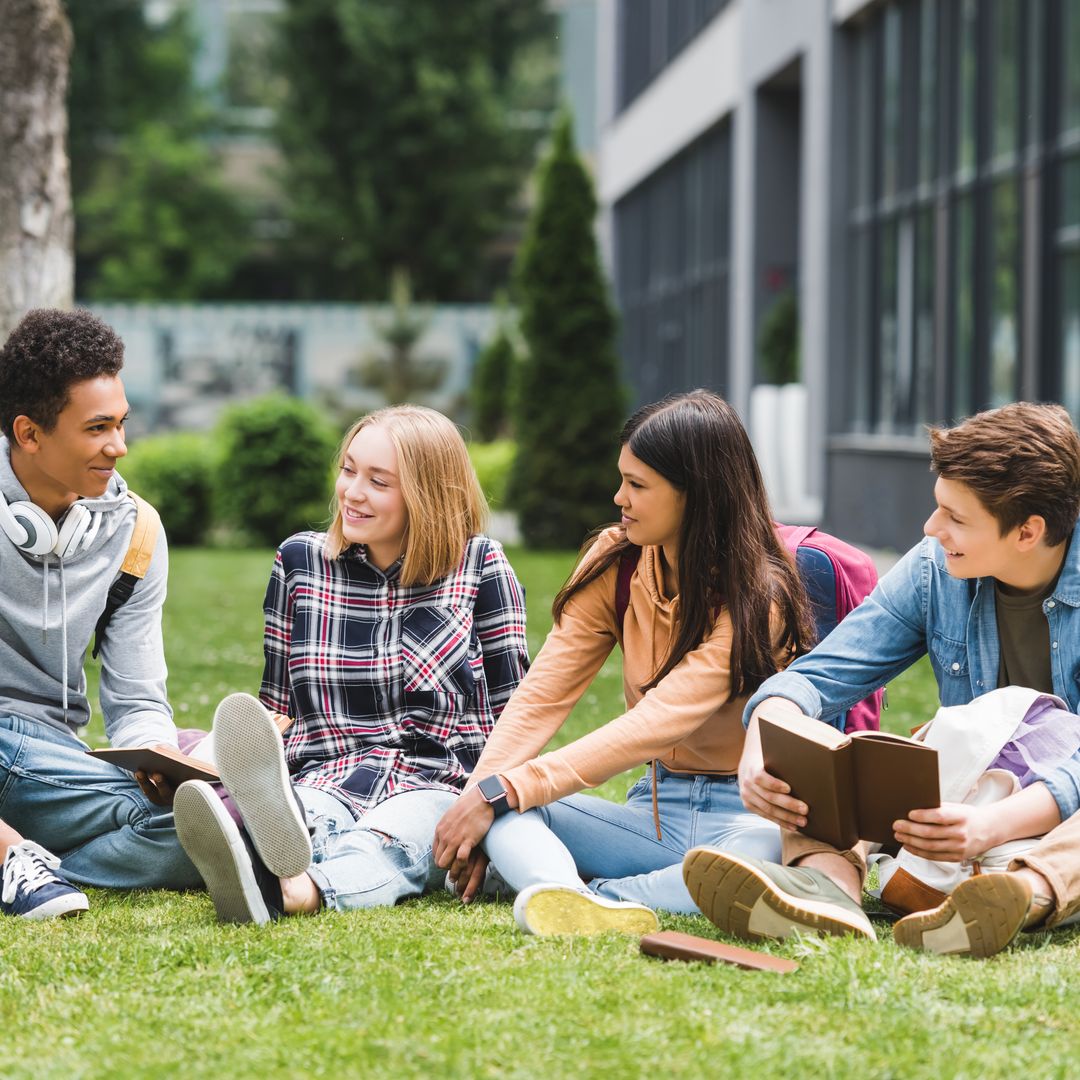 El consumo de alcohol, tabaco y drogas cae a mínimos entre los adolescentes, pero ¿qué cantidad de dinero disponible aumenta el riesgo?