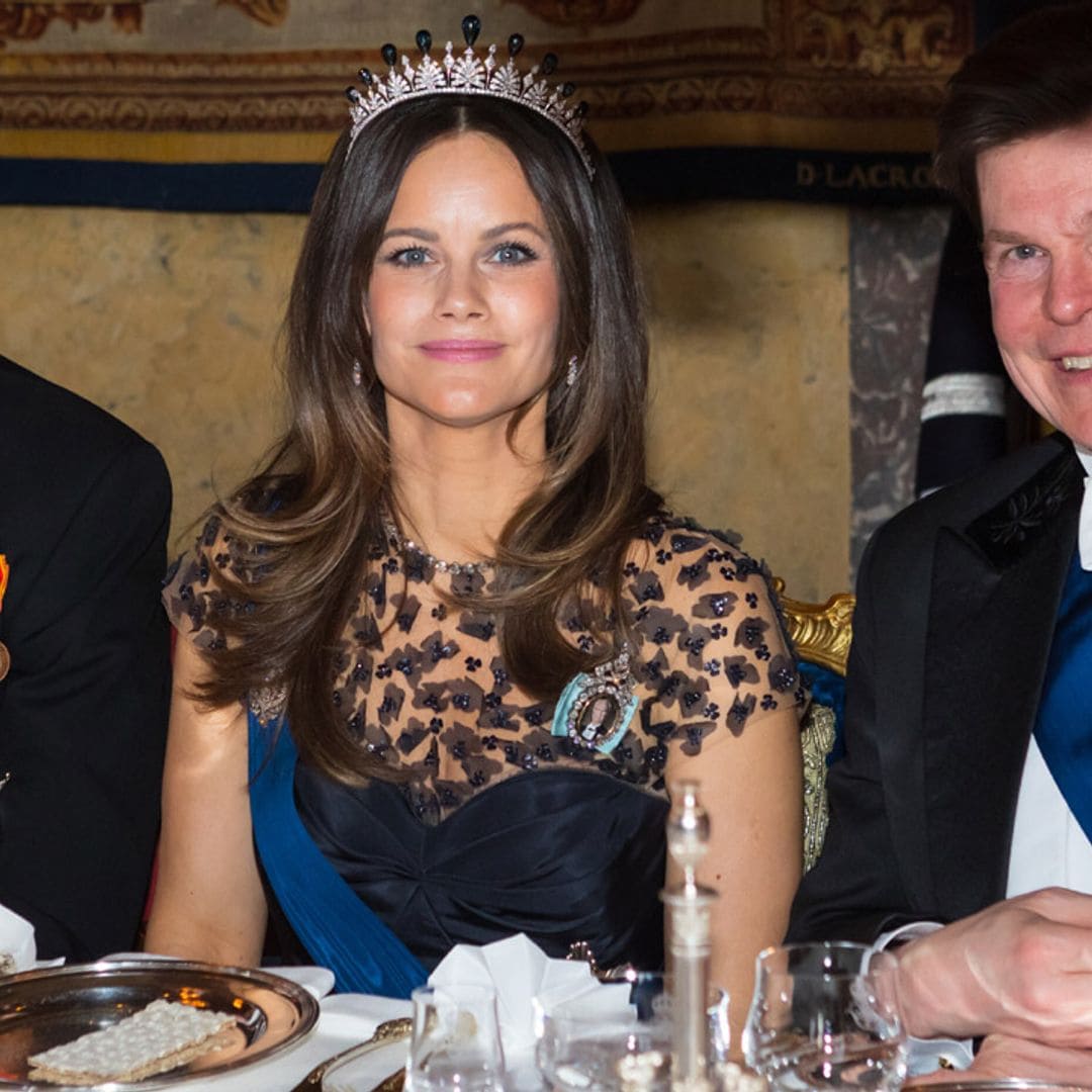 La princesa Sofia de Suecia arrasa de cena de gala con un vestidazo azul de 2015 y ¿una nueva tiara?