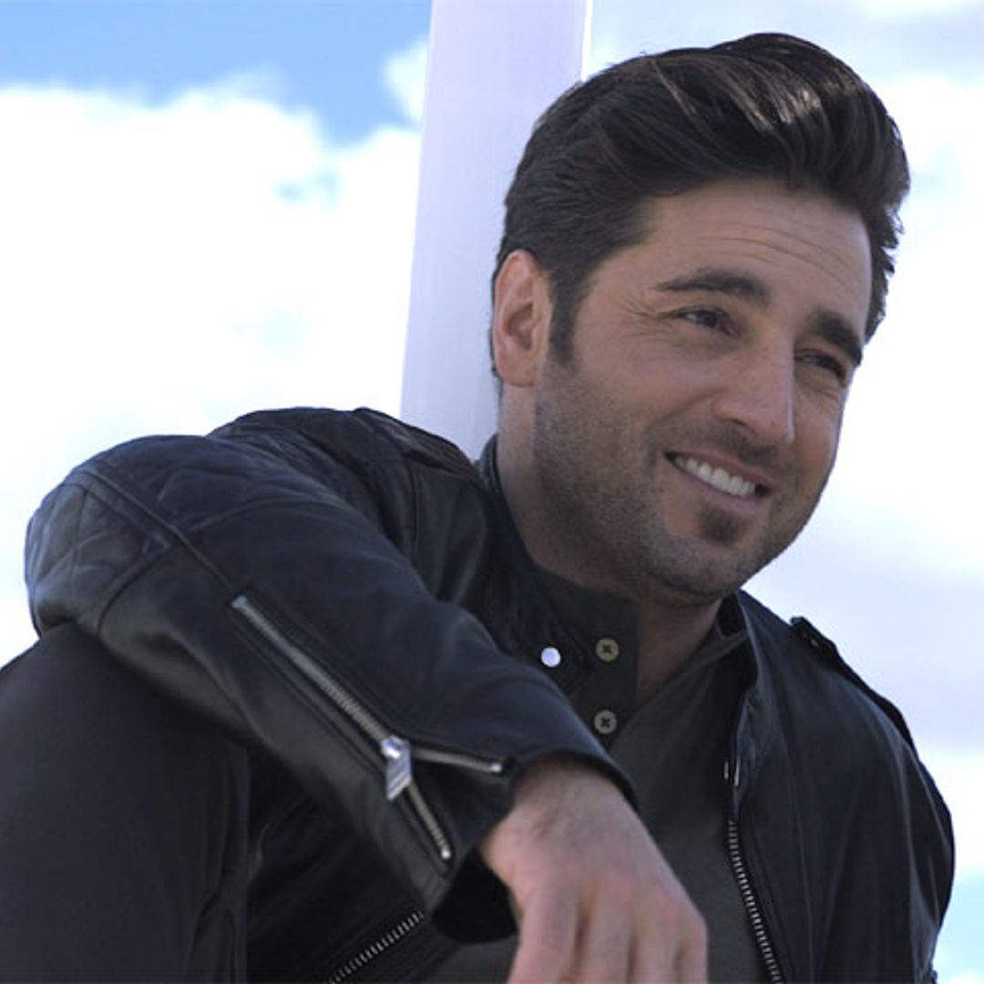 Bromas, canciones... David Bustamante recibe a ¡HOLA! en su nuevo ático
