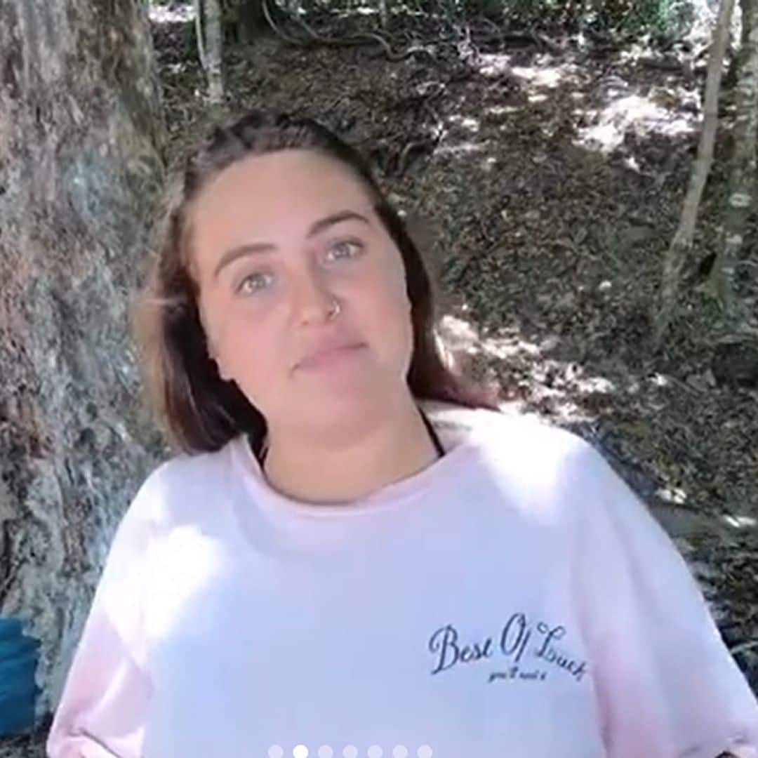 Muchas risas y poca pesca: Ana María Aldón intenta enseñar a Rocío Flores