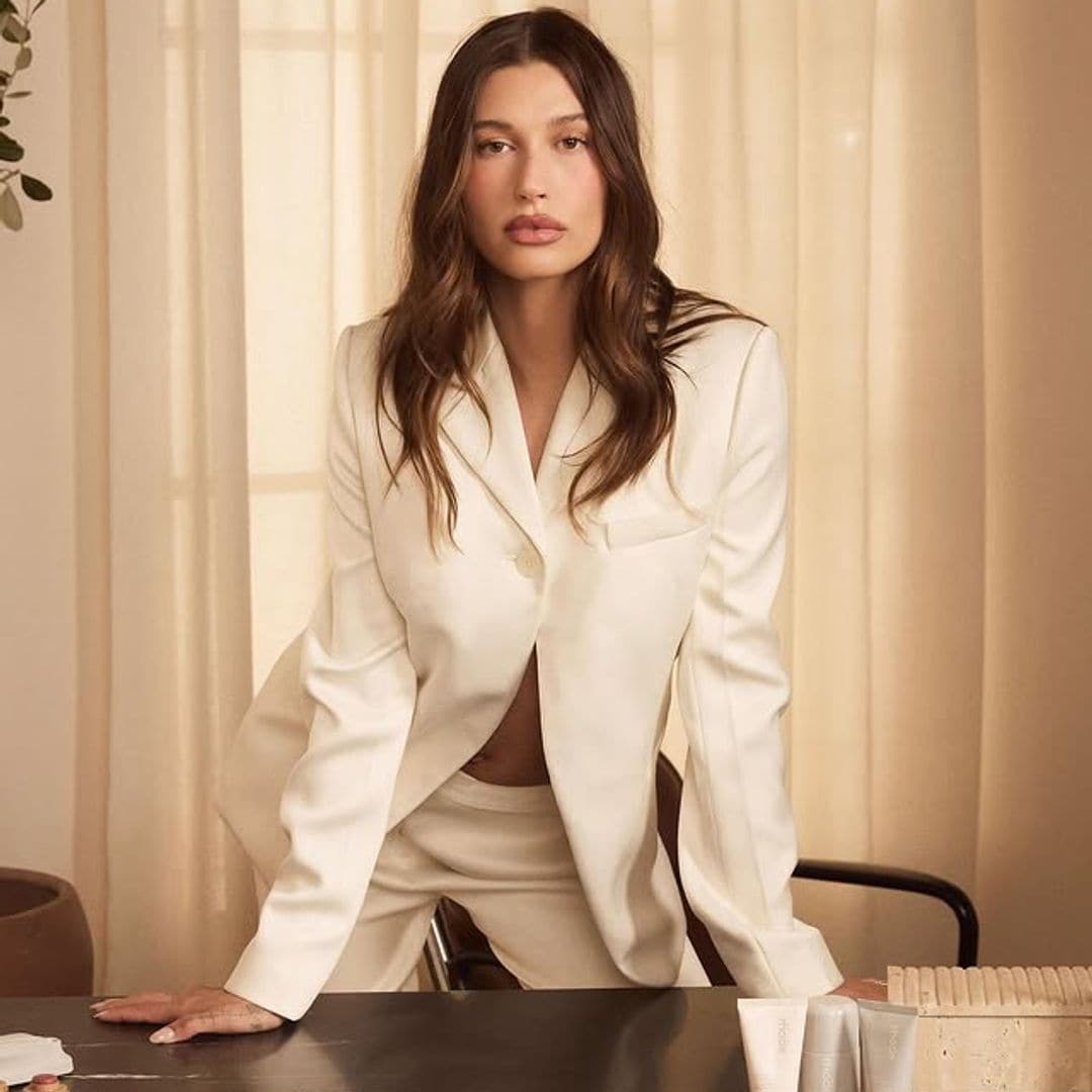 Hailey Bieber vende su marca de belleza, Rhode, por mil millones de dólares