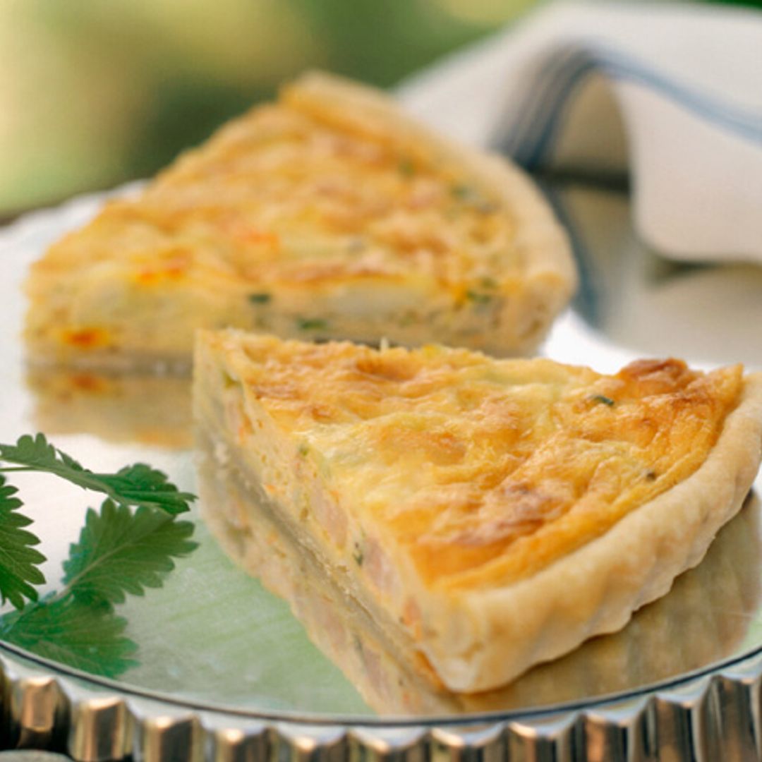 'Quiche' de caballa ahumada con azafrán