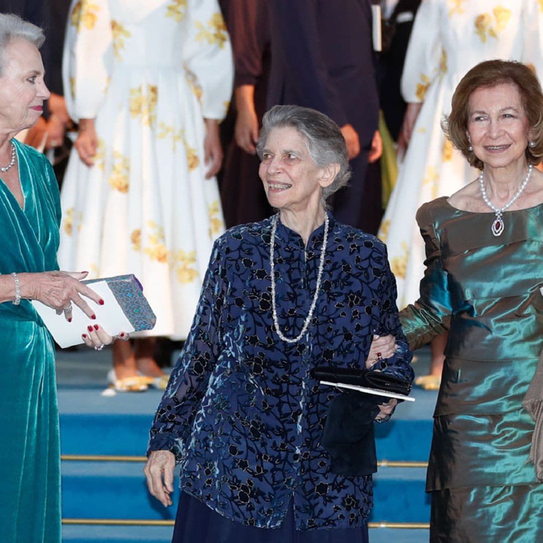 Doña Sofía regresa, junto a su hermana Irene y la infanta Elena, al lugar donde celebró su boda para ver casar a su sobrino