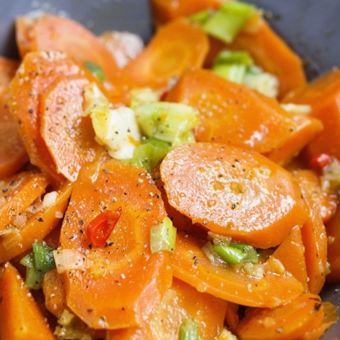 Ensalada de zanahorias y cebolleta