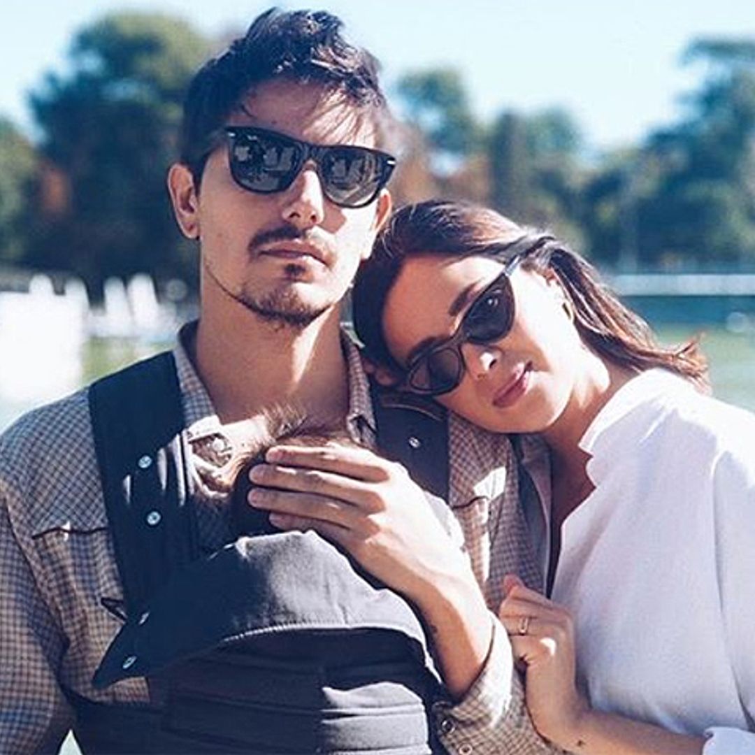 La foto familiar de Dafne Fernández para celebrar el primer mes de su hijo Jon