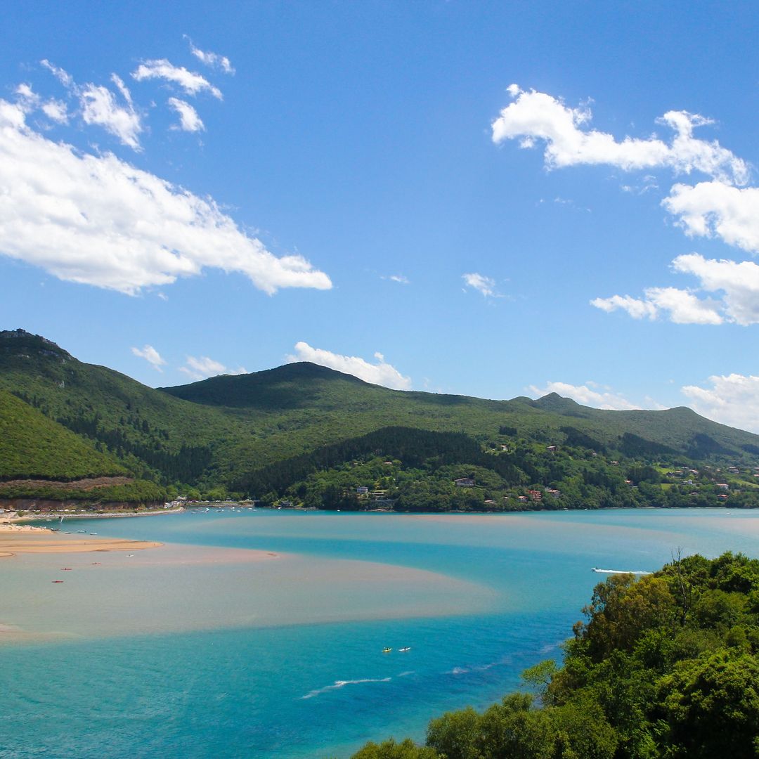 Vista de la marisma de la reserva de la biosfera de Urdaibai, Vizcaya, Pais Vasco