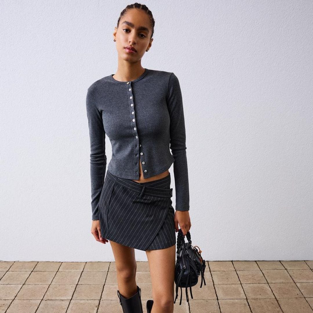 Chaqueta gris de punto de Bershka