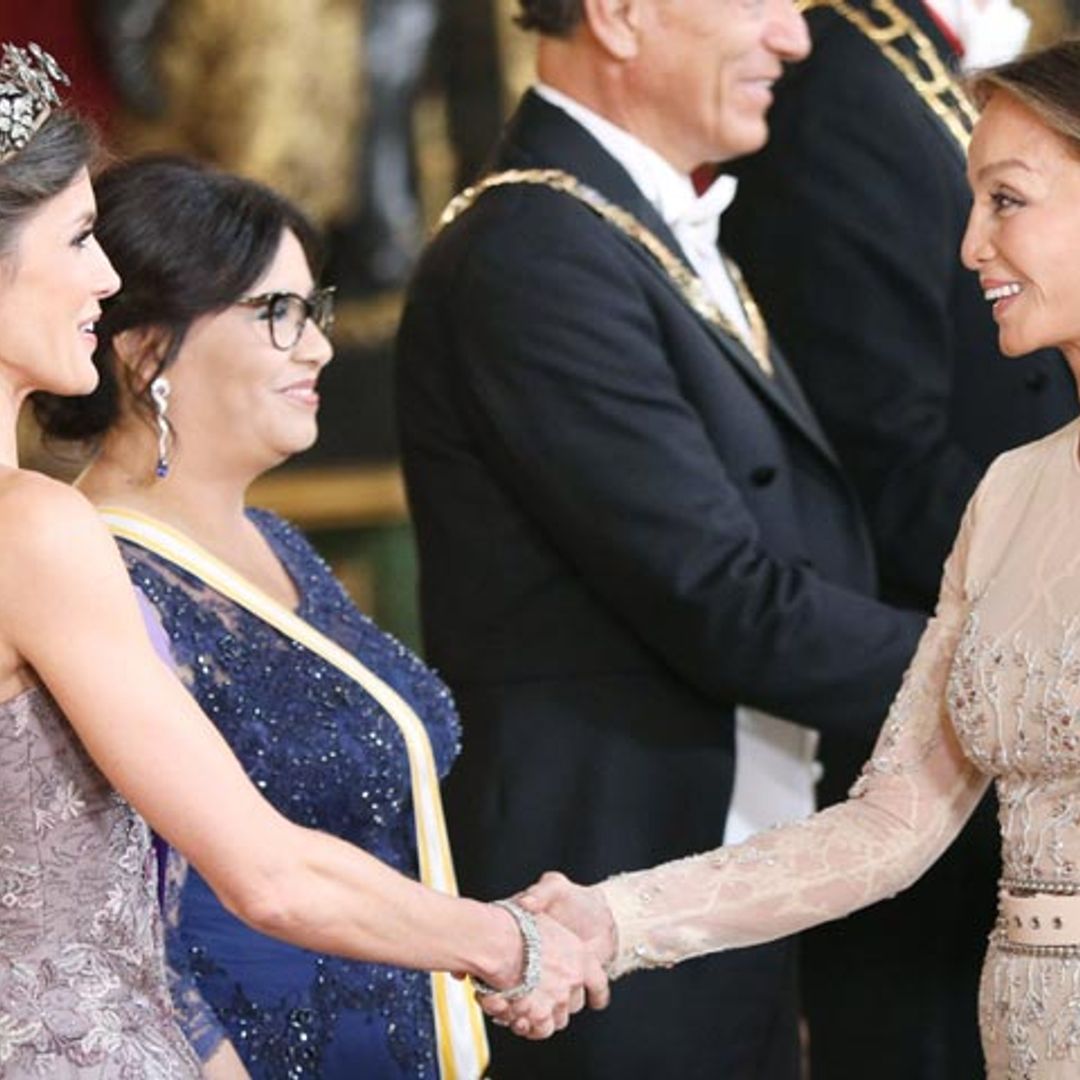 La elegancia de Isabel Preysler en su encuentro con la Reina