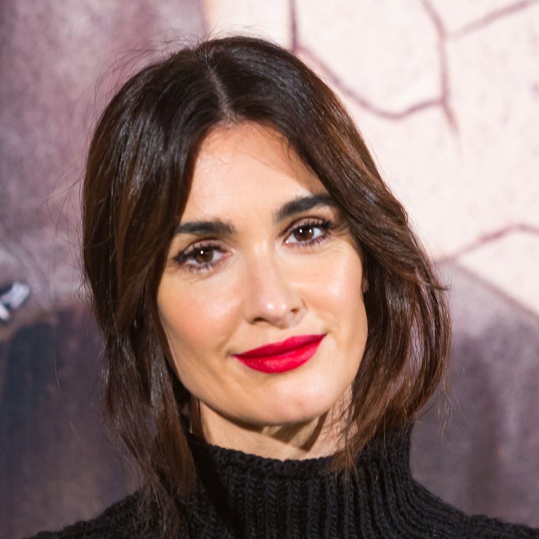 Paz Vega, radiante en bañador a los 50 años, se refugia en sus hijos en su primer verano tras la separación