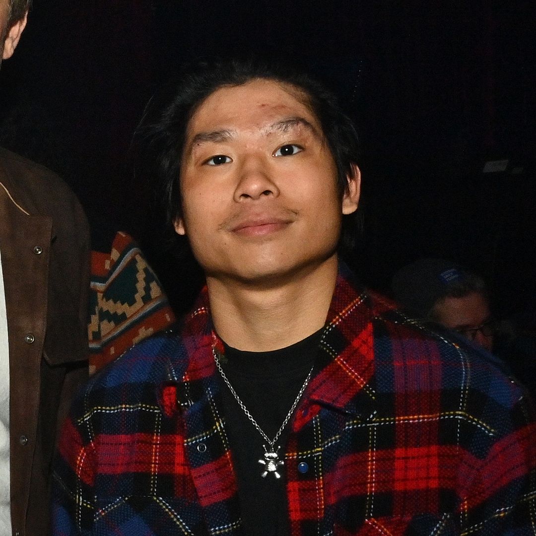 La impactante reaparición de Pax, el hijo de Angelina Jolie y Brad Pitt, en Sundance mostrando las secuelas físicas de su accidente de tráfico