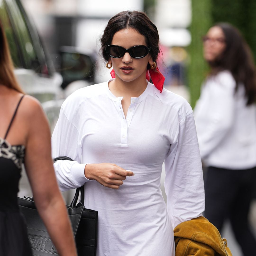 Rosalía asiste a la final del US Open con vestido blanco