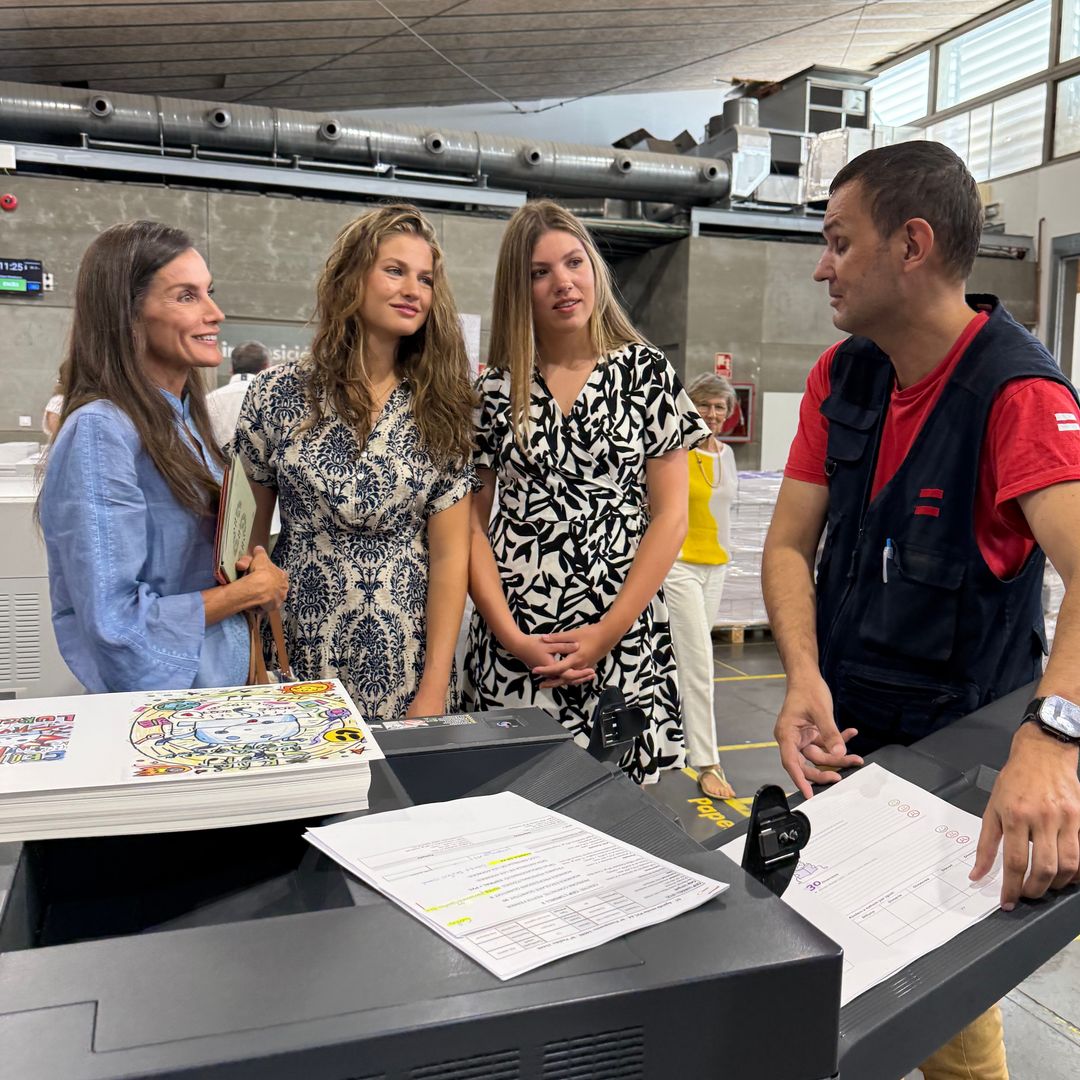 Las fotos de la visita sorpresa de la reina Letizia, la princesa Leonor y la infanta Sofía a Casa Esment