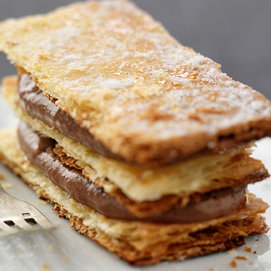 Milhojas de café y chocolate negro