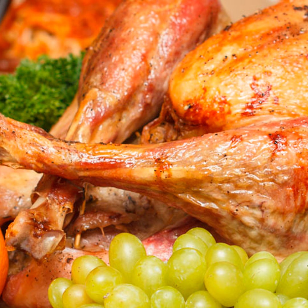 Pollo al horno con uvas y cítricos, ¡sorprende a tus comensales!
